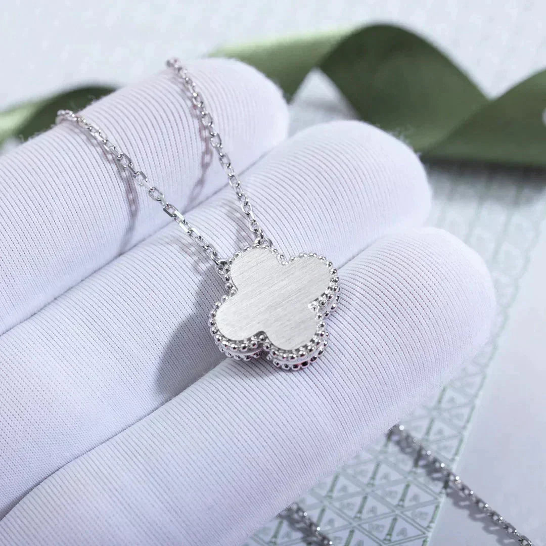 [Moco]CLOVER  15MM DIAMOND LASER NECKLACE SILVER