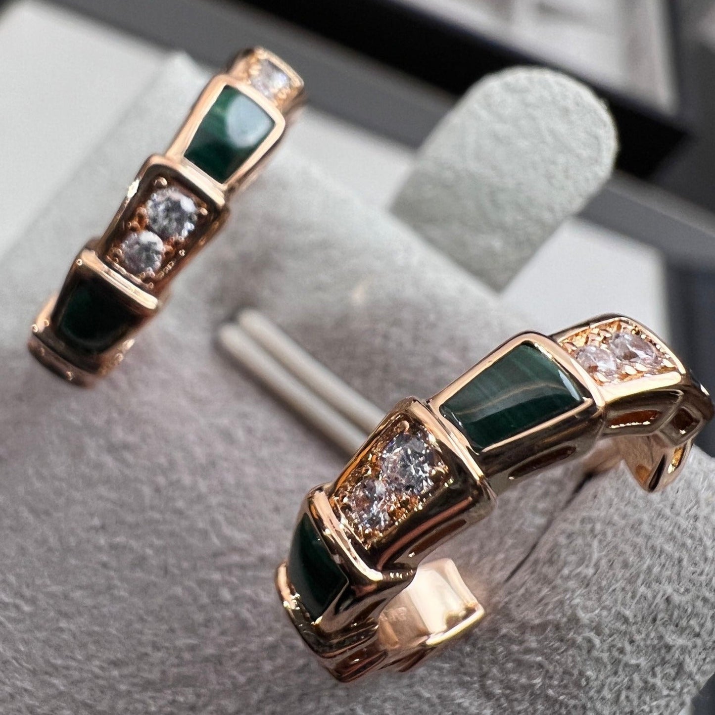 [Moco]SERPENTI MALACHITE PINK GOLD EARRINGS