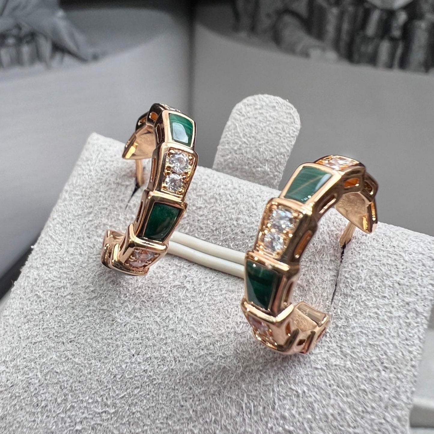 [Moco]SERPENTI MALACHITE PINK GOLD EARRINGS