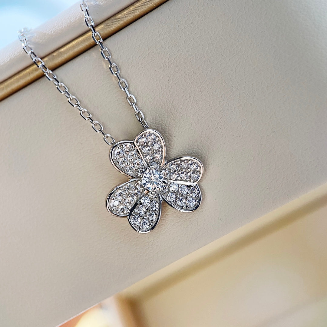 [Moco]CLOVER DIAMOND NECKLACE SILVER