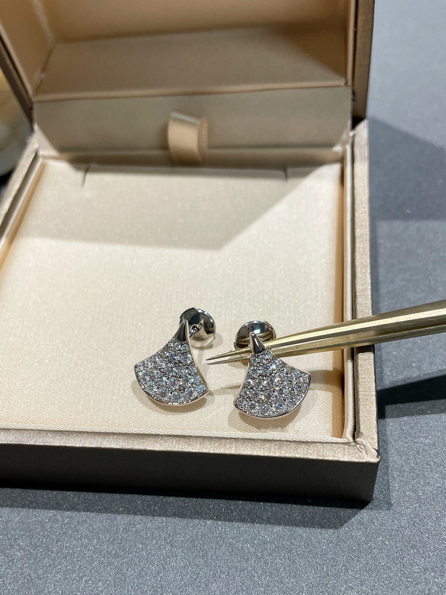 [Moco]DREAM STUD EARRINGS DIAMOND