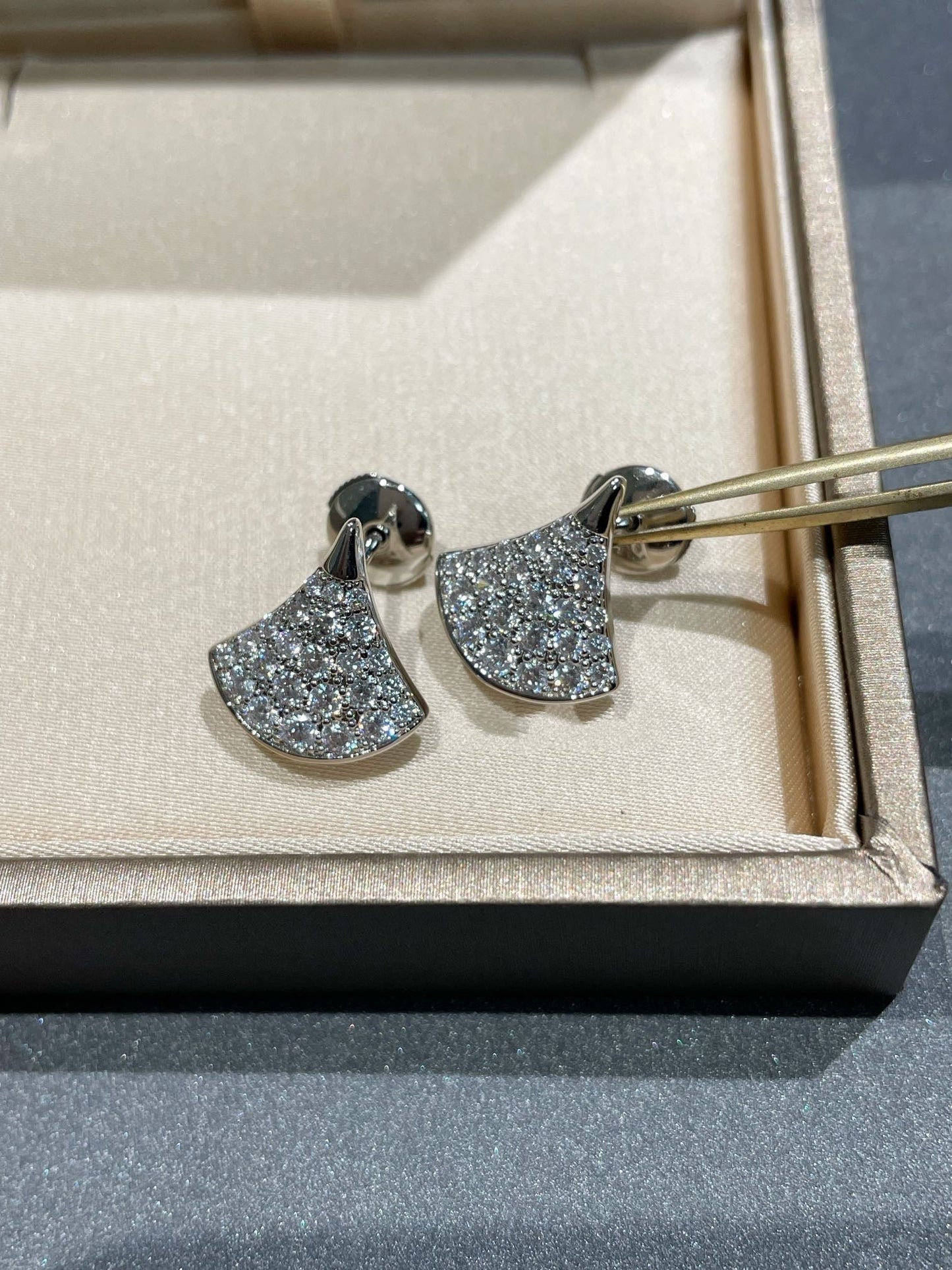 [Moco]DREAM STUD EARRINGS DIAMOND