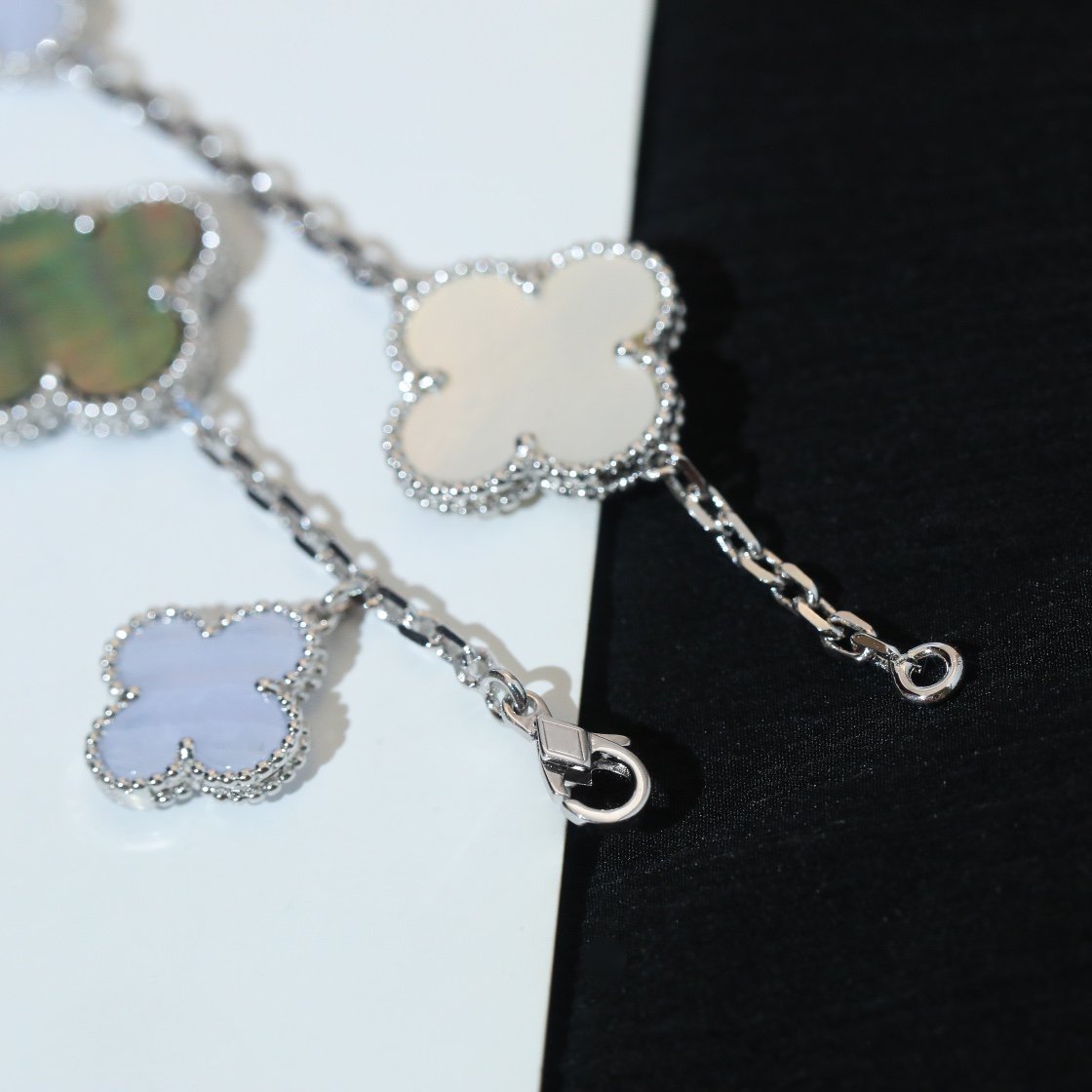 [Moco]CLOVER BRACELET 5 MOTIFS MOP CHALCEDONY SILVER