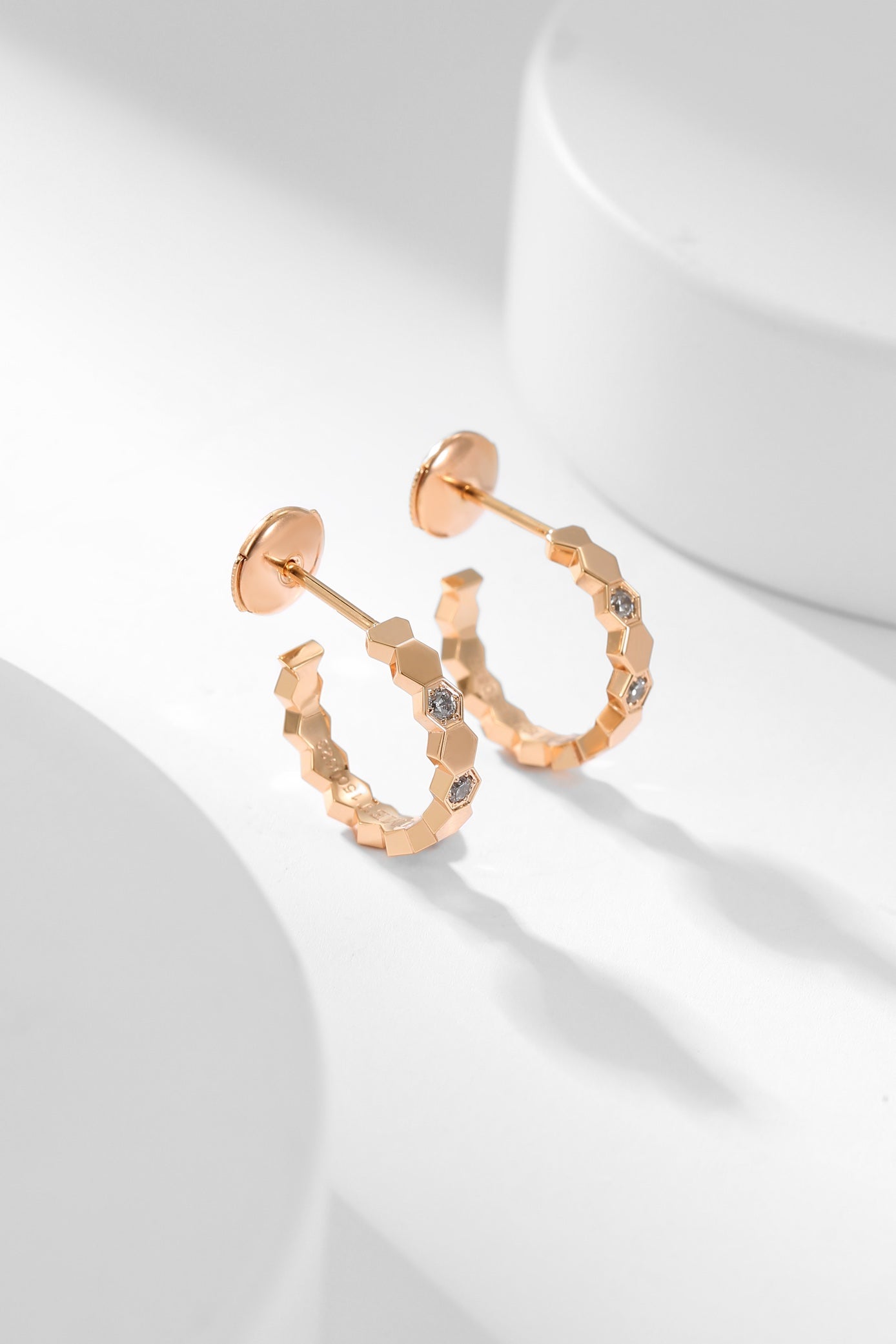 [Moco]BEE LOVE DIAMOND HOOP EARRINGS