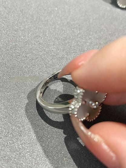 [Moco]CLOVER SILVER MOP DIAMOND RING