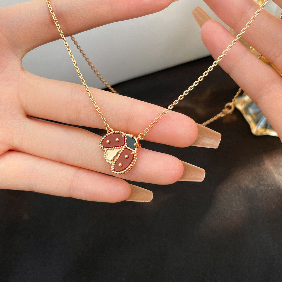 [Moco]LUCKY  CARNELIANS LADYBUG NECKLACE