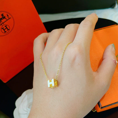 [Moco]H WHITE SQUARE GOLD NECKLACE