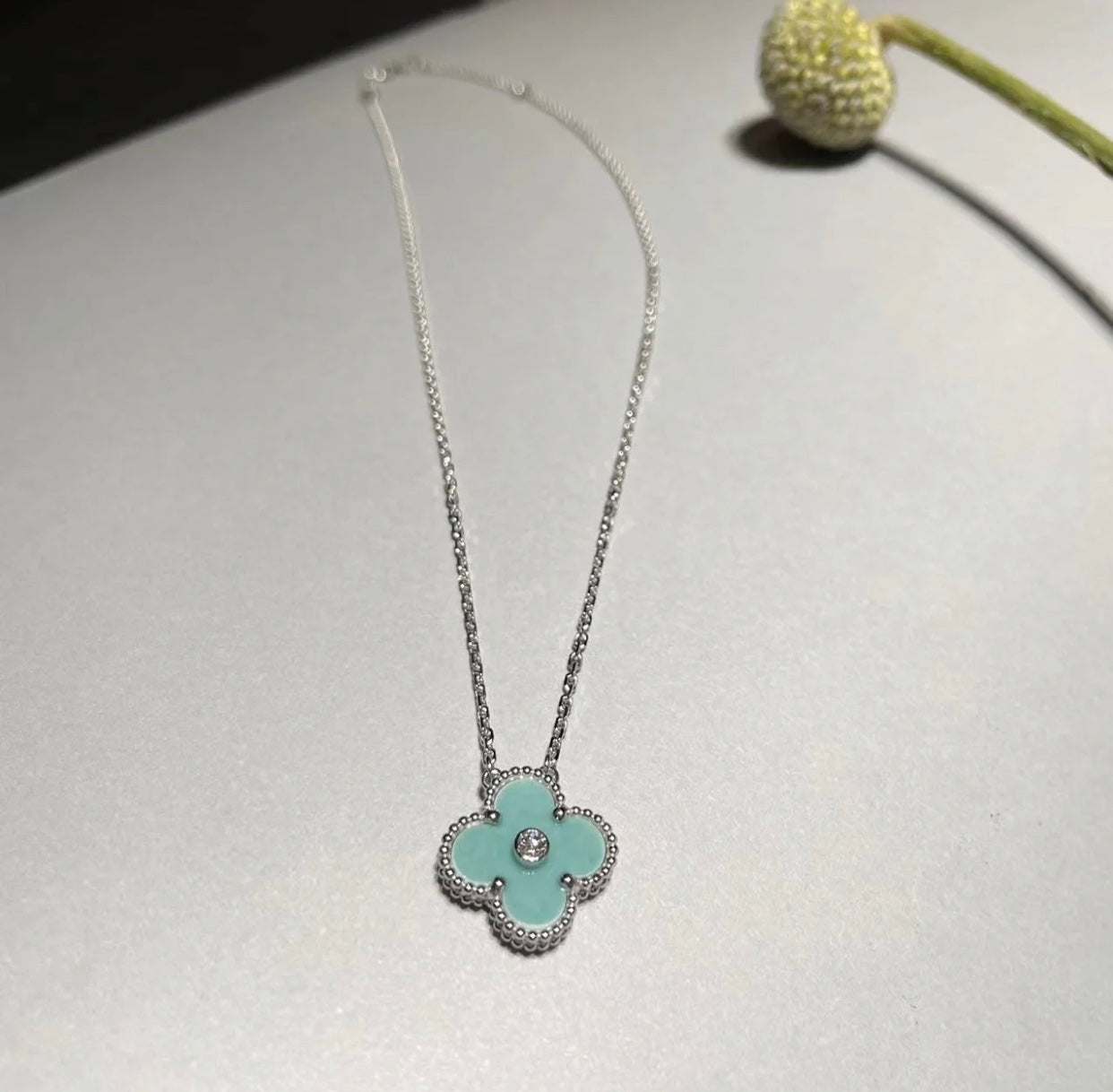 [Moco]CLOVER 1 DIAMOND LIGHT BLUE SILVER NECKLACE