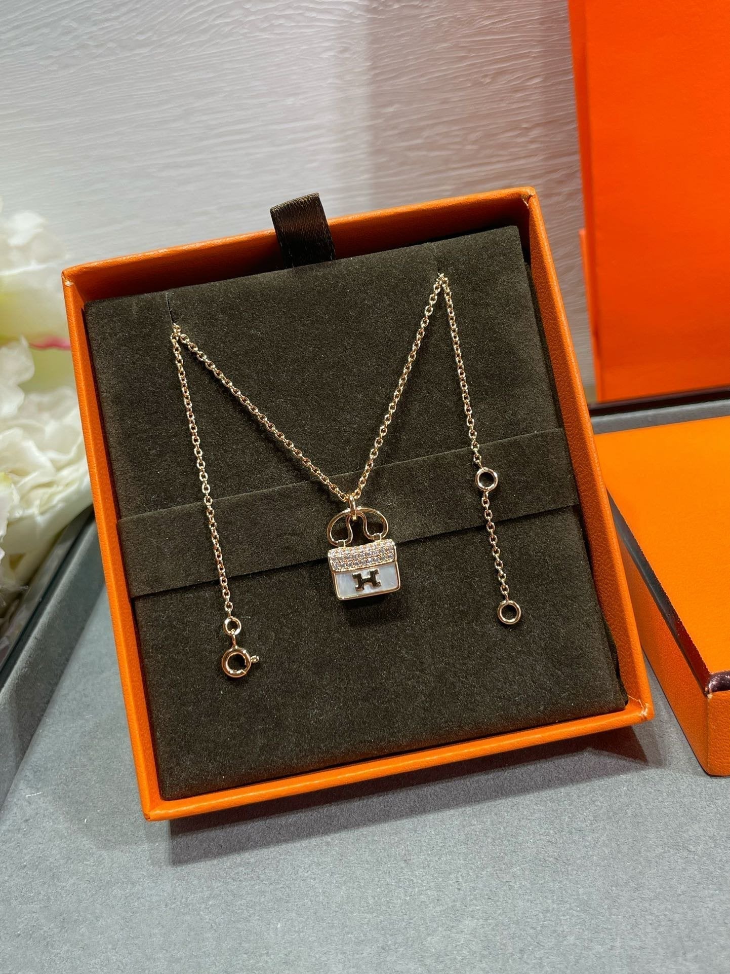 [Moco]H CIRCE MOISSANITE PENDANT NECKLACE GOLD