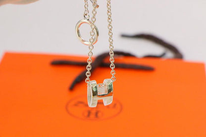 [Moco]HM NECKLACE H LETTER OVAL SERIES