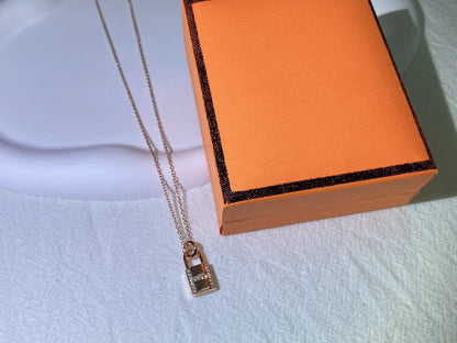 [Moco]HM ADVANCED NICHE LOCK HEAD NECKLACE DIAMONDS