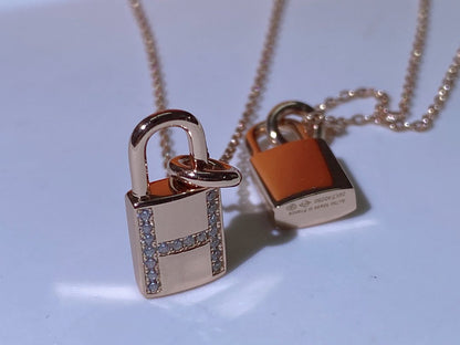 [Moco]HM ADVANCED NICHE LOCK HEAD NECKLACE DIAMONDS