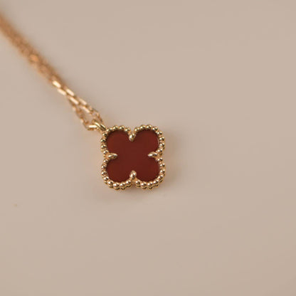 [Moco]CLOVER MINI 9.5MM WHITE CARNELIANS NECKLACE