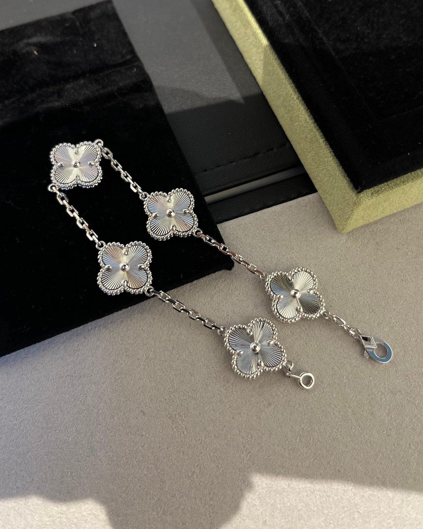 [Moco]CLOVER SILVER 5 MOTIFS BRACELET