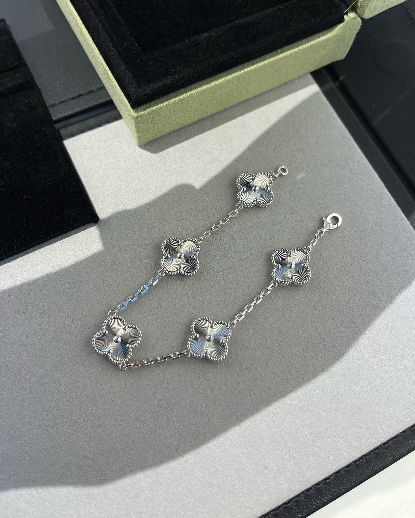 [Moco]CLOVER SILVER 5 MOTIFS BRACELET